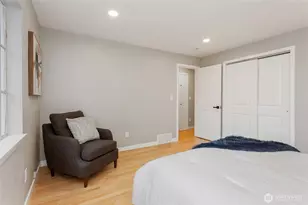 10726 Sand Point Way NE, Seattle, WA 98125 - Photo 18