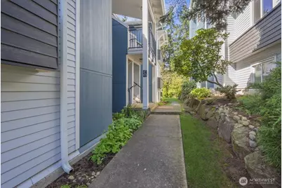 915 N 163rd Street #C17, Shoreline, WA 98133 - Photo 4
