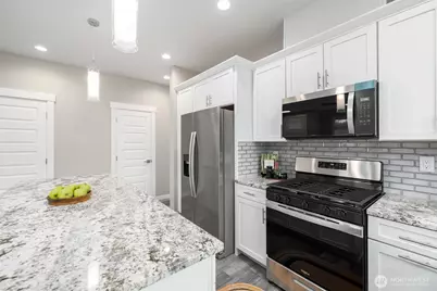 1515 N Waugh Road #B, Mount Vernon, WA 98273 - Photo 8