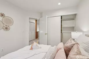 24320 SE 42nd St, Sammamish, WA 98029 - Photo 24