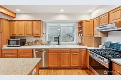 24320 SE 42nd Street, Sammamish, WA 98029 - Photo 14