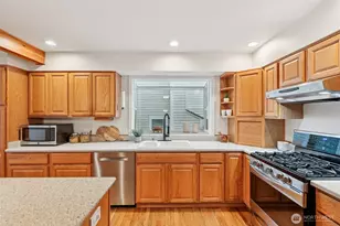 24320 SE 42nd St, Sammamish, WA 98029 - Photo 14