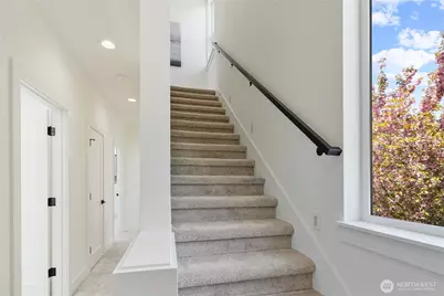 9013 14th Avenue SW, Seattle, WA 98106 - Photo 12