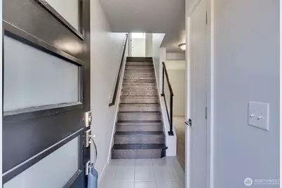 911 N 104th Street #A, Seattle, WA 98133 - Photo 4