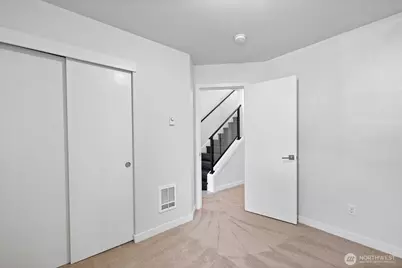 911 N 104th Street #A, Seattle, WA 98133 - Photo 12