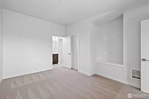 911 N 104th St, Seattle, WA 98133 - Photo 34