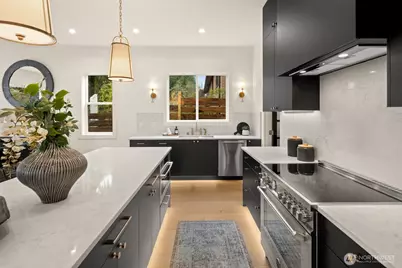 8838 28th Avenue NW, Seattle, WA 98117 - Photo 10