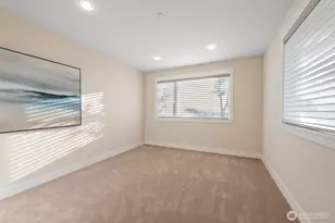 9426 Lake Washington Blvd NE, Bellevue, WA 98004 - Photo 30