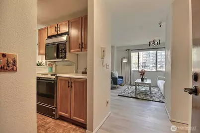 1100 Harrington Avenue NE #205, Renton, WA 98056 - Photo 4