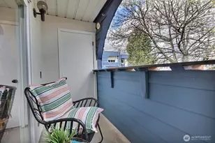 1100 Harrington Ave NE, Renton, WA 98056 - Photo 10