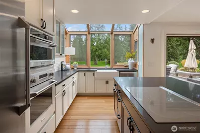 3126 211th Avenue NE, Sammamish, WA 98074 - Photo 10