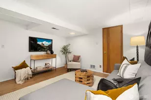 1502 N 107th St, Seattle, WA 98133 - Photo 12