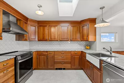 1818 Seaview Avenue, Coupeville, WA 98239 - Photo 10