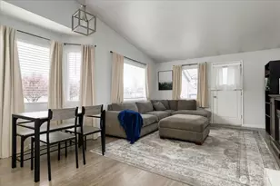 730 SE 8th Ave, Oak Harbor, WA 98277 - Photo 4