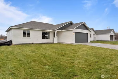 202 N Sandy Loop, Moses Lake, WA 98837 - Photo 1