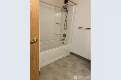 975 Aberdeen Avenue NE #B 102, Renton, WA 98056 - Photo 10