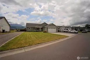 413 Cornerstone Dr, Sumas, WA 98295 - Photo 2