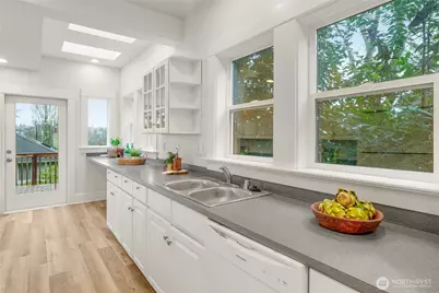 1617 33rd Avenue, Seattle, WA 98122 - Photo 12