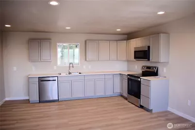 9854 Apple Road NE, Moses Lake, WA 98837 - Photo 2