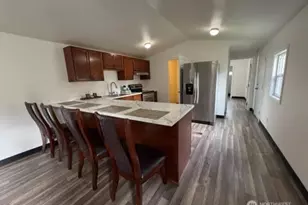 175 NE Camelot Dr, Bremerton, WA 98311 - Photo 16