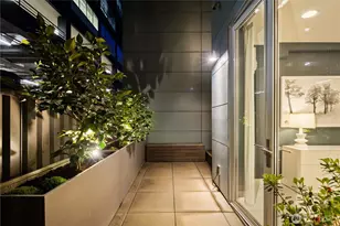 2832 Fairview Ave E, Seattle, WA 98102 - Photo 24