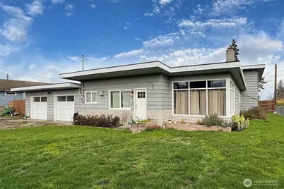 413 E Orcas Avenue, Port Angeles, WA 98362 - Photo 2