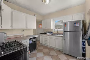 2209 21st St, Everett, WA 98201 - Photo 10