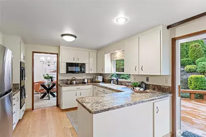 19225 51st Avenue NE, Lake Forest Park, WA 98155 - Photo 12