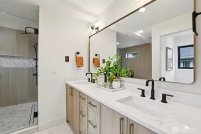 3714 Bagley Avenue N, Seattle, WA 98103 - Photo 22