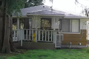 7033 S 116th Pl, Seattle, WA 98178 - Photo 2