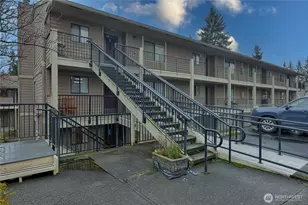 20131 61st Pl W, Lynnwood, WA 98036 - Photo 2