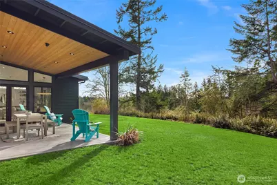 9661 NE Pine Street, Bainbridge Island, WA 98110 - Photo 18