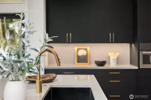 9661 NE Pine St, Bainbridge Island, WA 98110 - Photo 8