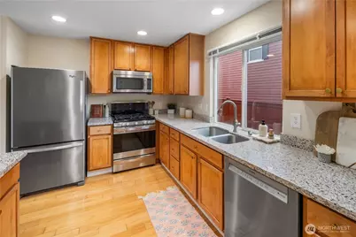 22669 Fern Reach Circle NE, Redmond, WA 98053 - Photo 10