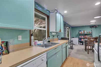 20327 W Richmond Road, Bothell, WA 98021 - Photo 14