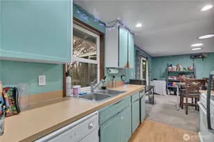 20327 W Richmond Rd, Bothell, WA 98021 - Photo 14