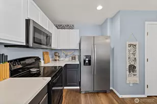 6827 SE Gove St, Snoqualmie, WA 98065 - Photo 8