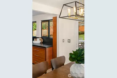 11340 Alton Avenue NE, Seattle, WA 98125 - Photo 10