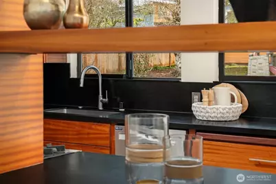 11340 Alton Avenue NE, Seattle, WA 98125 - Photo 8