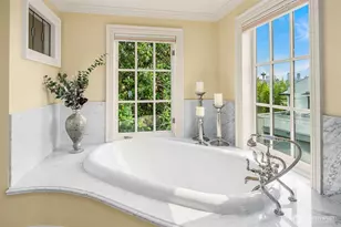 623 W Highland Dr, Seattle, WA 98119 - Photo 30