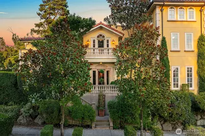 623 W Highland Drive, Seattle, WA 98119 - Photo 2