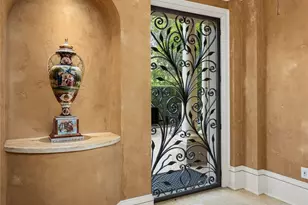 623 W Highland Dr, Seattle, WA 98119 - Photo 24