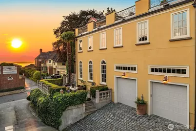 623 W Highland Drive, Seattle, WA 98119 - Photo 4