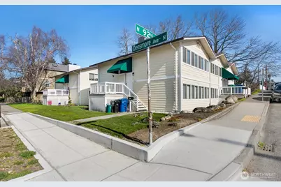 9200 Densmore Avenue N, Seattle, WA 98103 - Photo 4