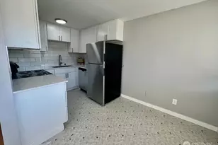 9200 Densmore Ave N, Seattle, WA 98103 - Photo 22