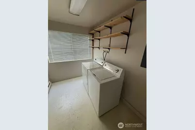 9200 Densmore Avenue N, Seattle, WA 98103 - Photo 34