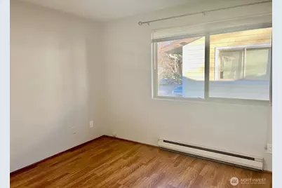 9200 Densmore Avenue N, Seattle, WA 98103 - Photo 32