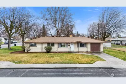 437 Sharon Avenue E, Moses Lake, WA 98837 - Photo 1