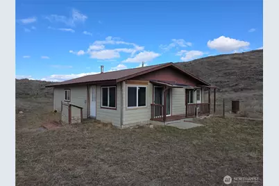 105 Emily Road, Oroville, WA 98844 - Photo 2
