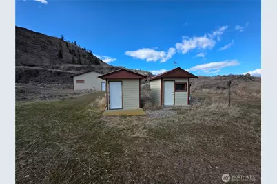 105 Emily Road, Oroville, WA 98844 - Photo 4